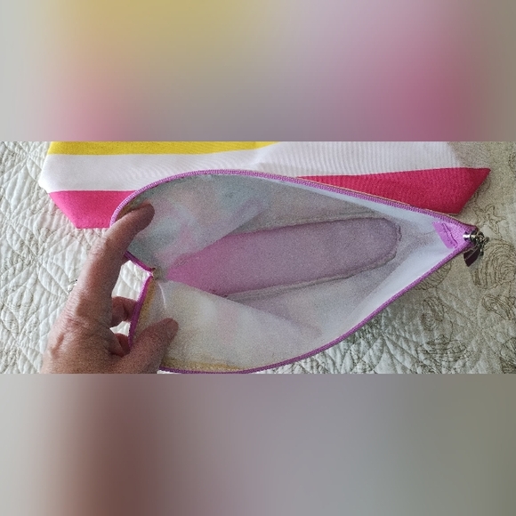 Clinique Tote & Cosmetic Bag - Picture 5 of 7